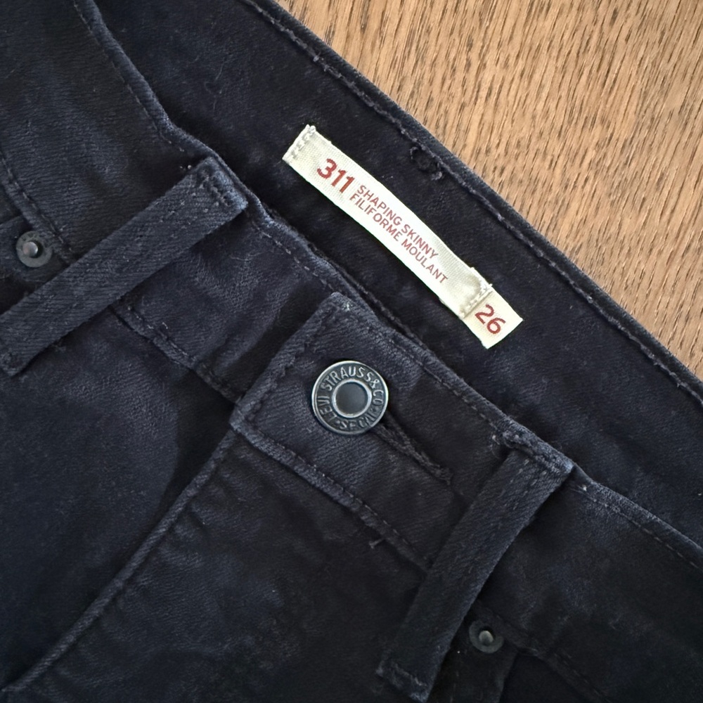Levi's 311 Women’s Black Skinny Jeans size 26